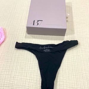 437 Kenzie bottoms - Size small **worn once**